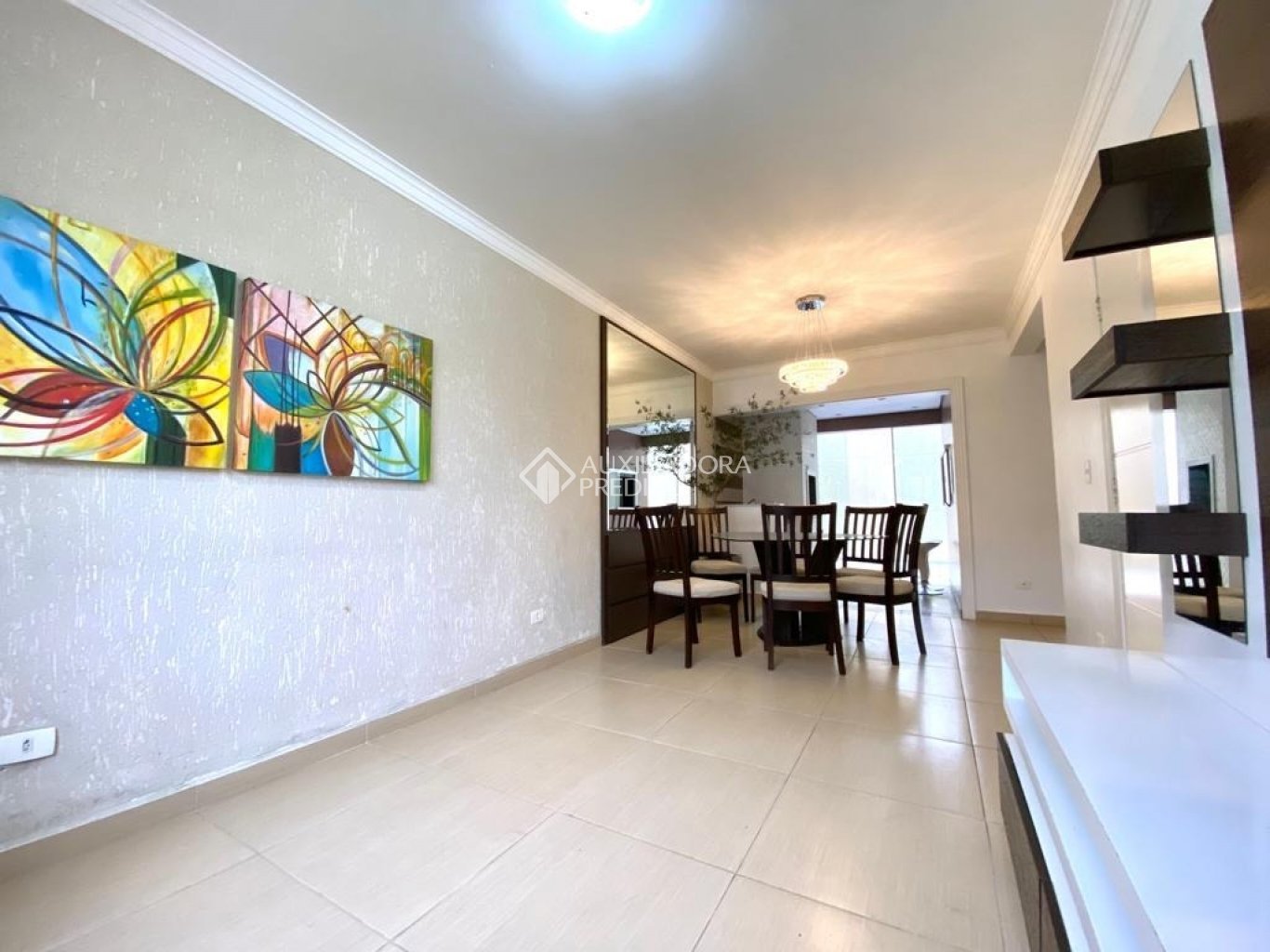 Sobrado com 3 quartos e 139m² à venda em Neoville, Curitiba. (2 / 10)