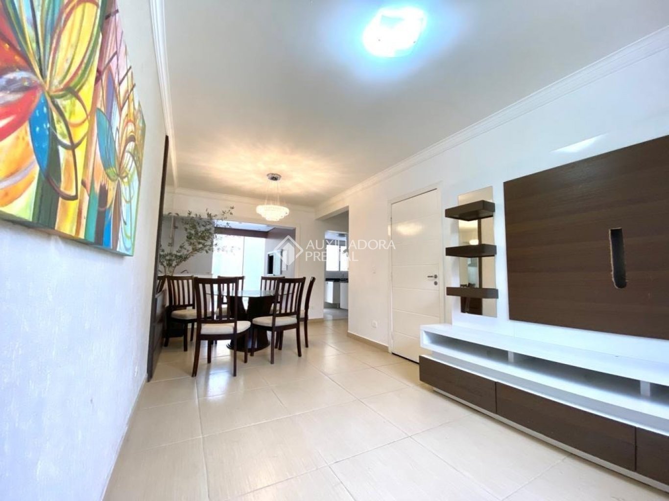 Sobrado com 3 quartos e 139m² à venda em Neoville, Curitiba. (3 / 10)