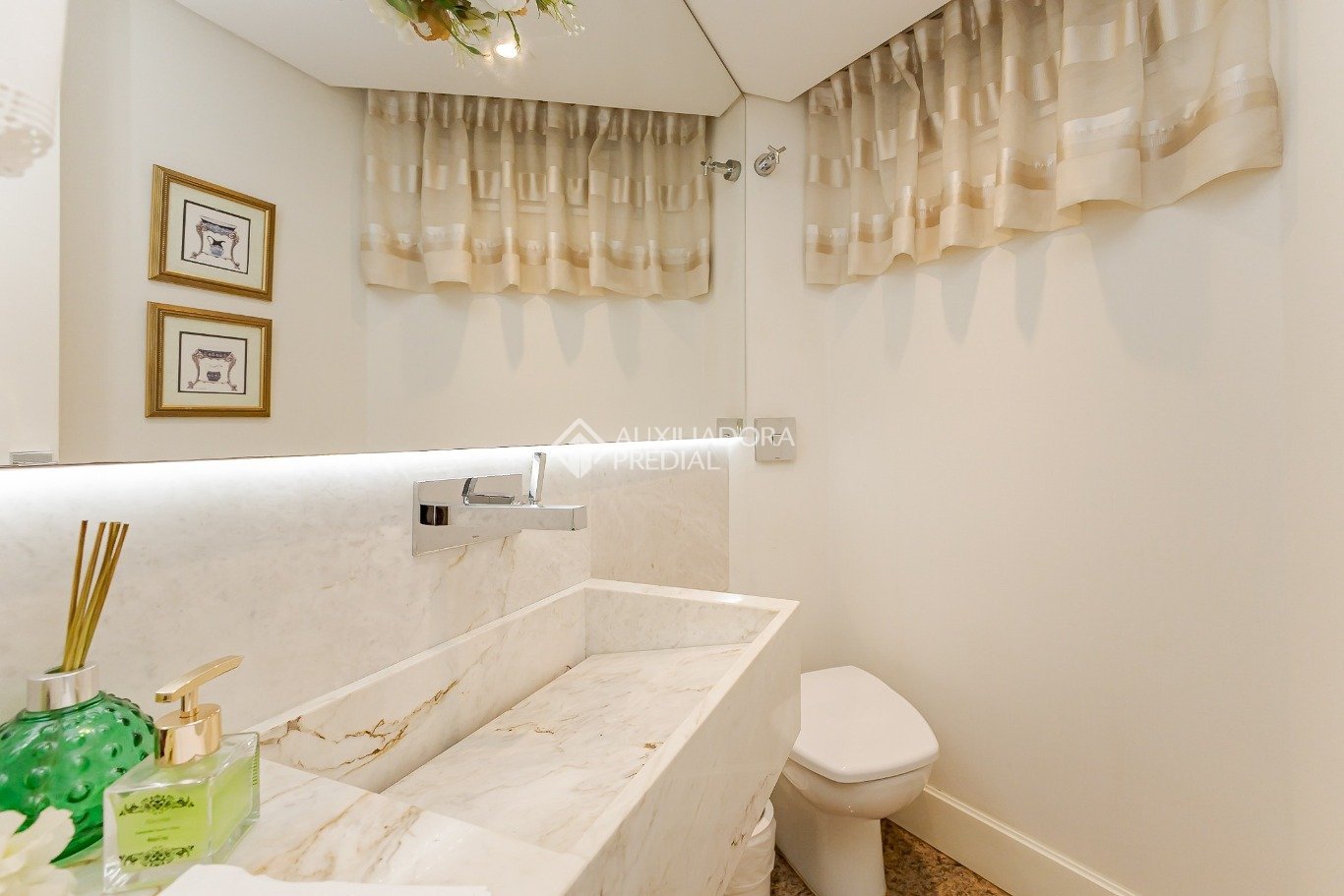 Apartamento com 3 quartos e 219m² à venda em Batel, Curitiba. (3 / 10)