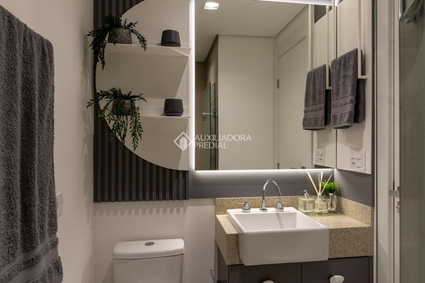 Apartamento com 2 quartos e 55m² à venda em Alto da Rua XV, Curitiba. (2 / 10)
