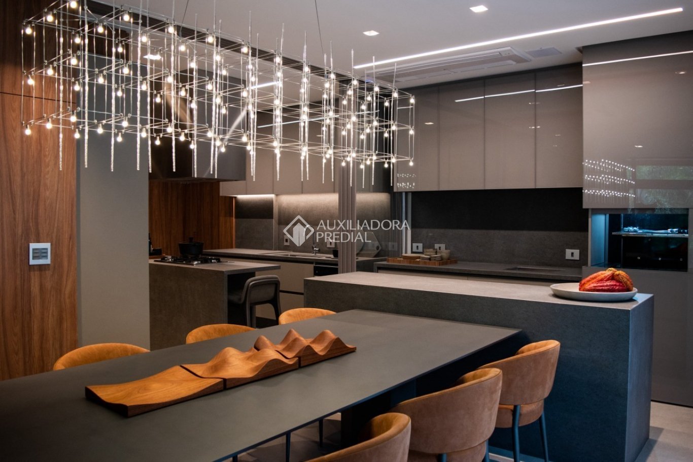 Apartamento com 3 quartos e 190m² à venda em Cabral, Curitiba. (2 / 10)