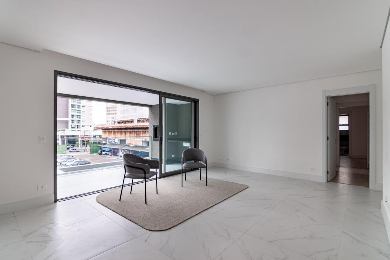 Apartamento com 3 quartos e 138m² à venda em Água Verde, Curitiba. (2 / 10)