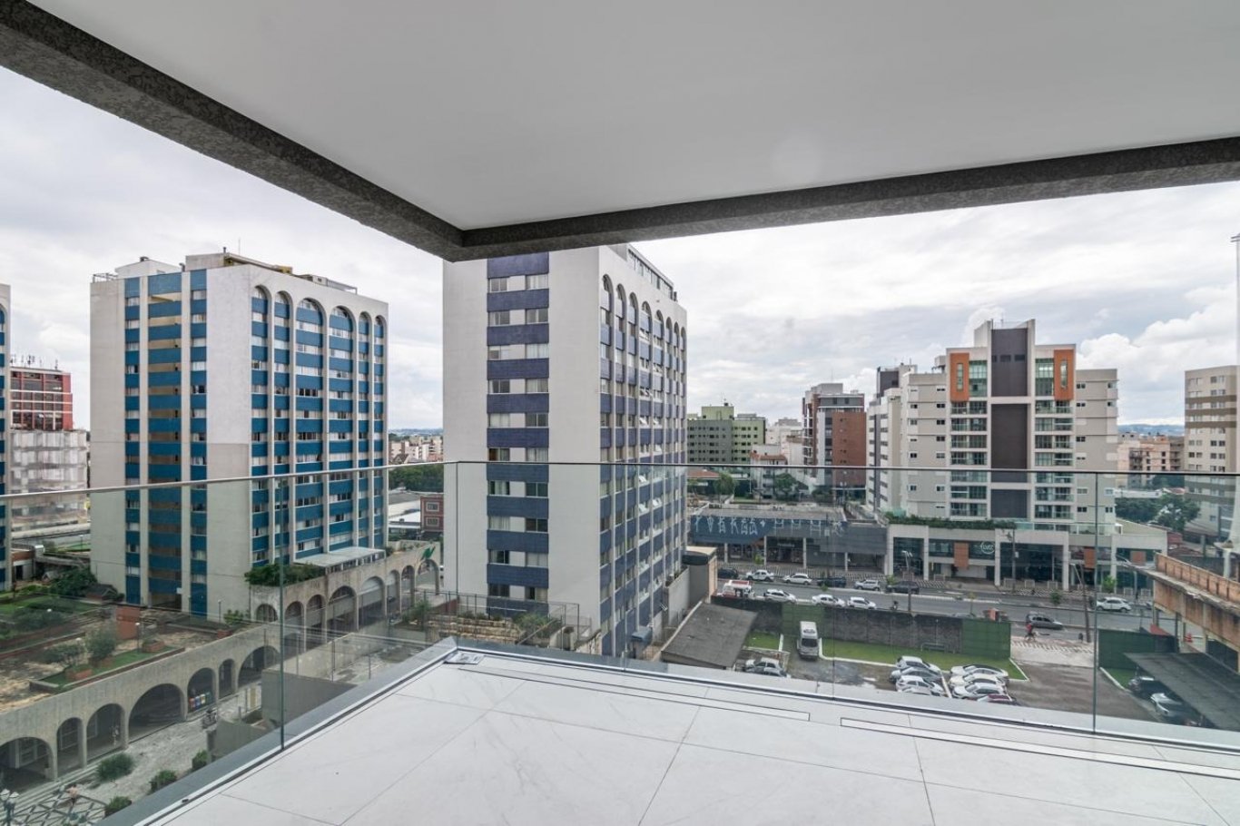 Apartamento com 3 quartos e 138m² à venda em Água Verde, Curitiba. (3 / 10)