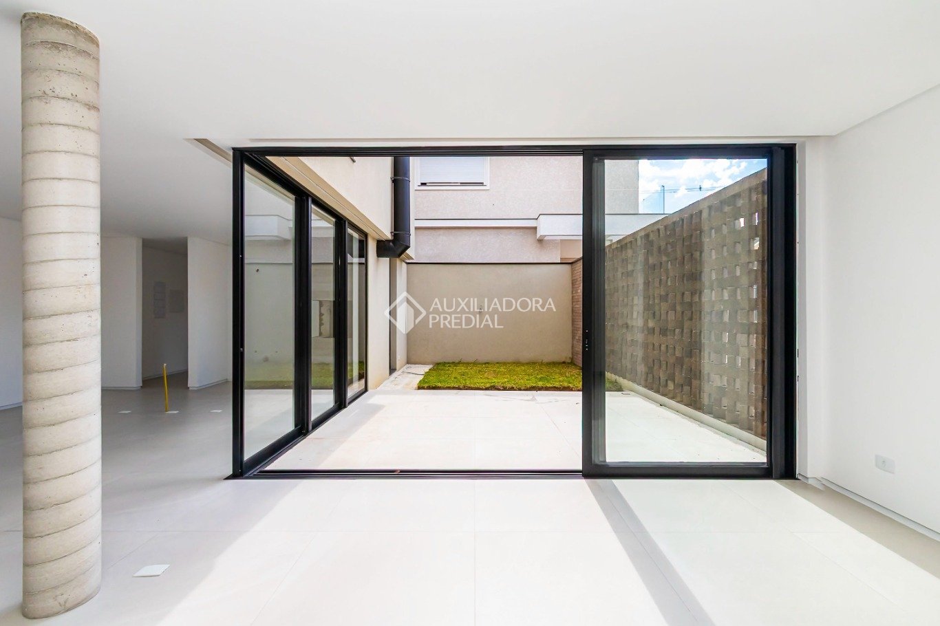 Casa em Condomínio com 3 quartos e 286m² à venda em Campo Comprido, Curitiba. (3 / 10)
