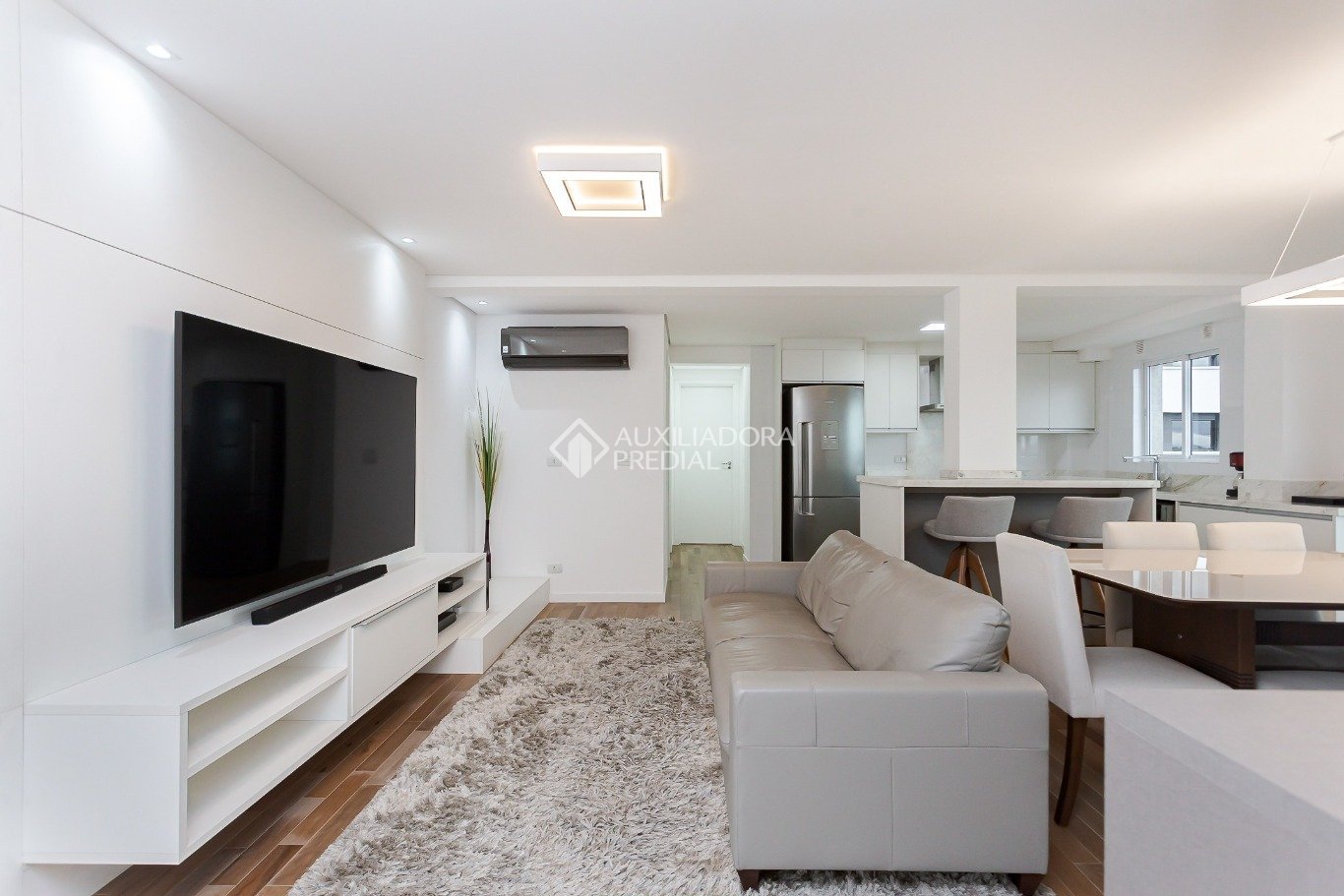 Apartamento com 3 quartos e 105m² à venda em Água Verde, Curitiba. (2 / 10)