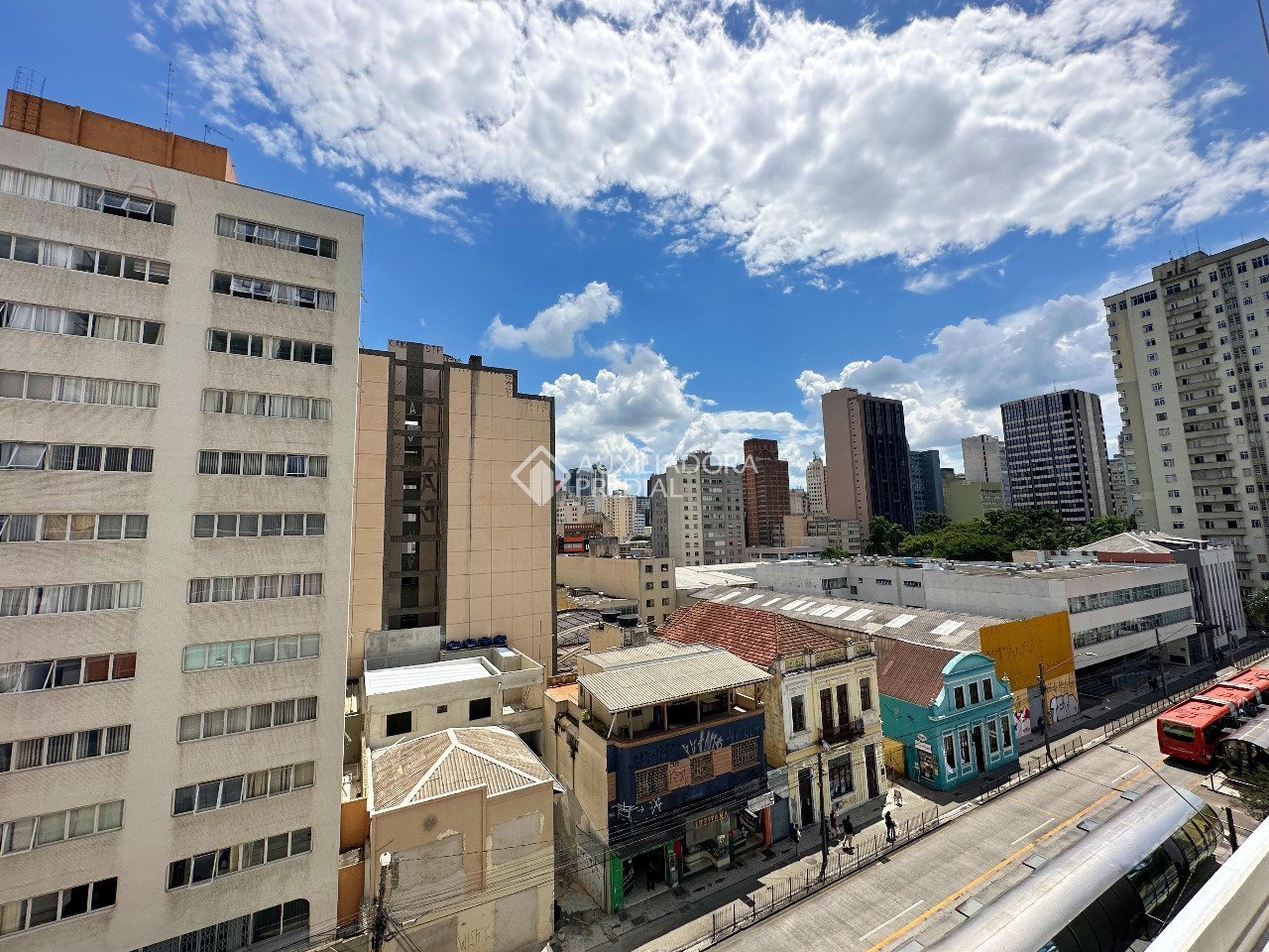 Apartamento com 1 quarto e 34m² à venda em Centro, Curitiba. (1 / 10)