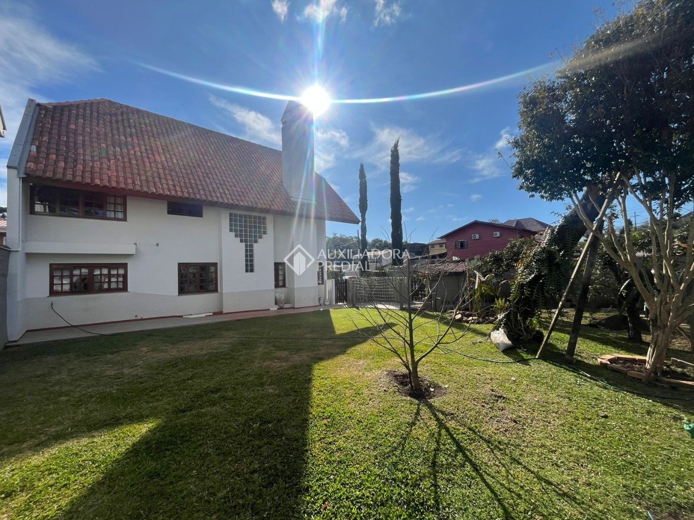 Sobrado com 4 quartos e 183m² à venda em São Braz, Curitiba. (3 / 10)