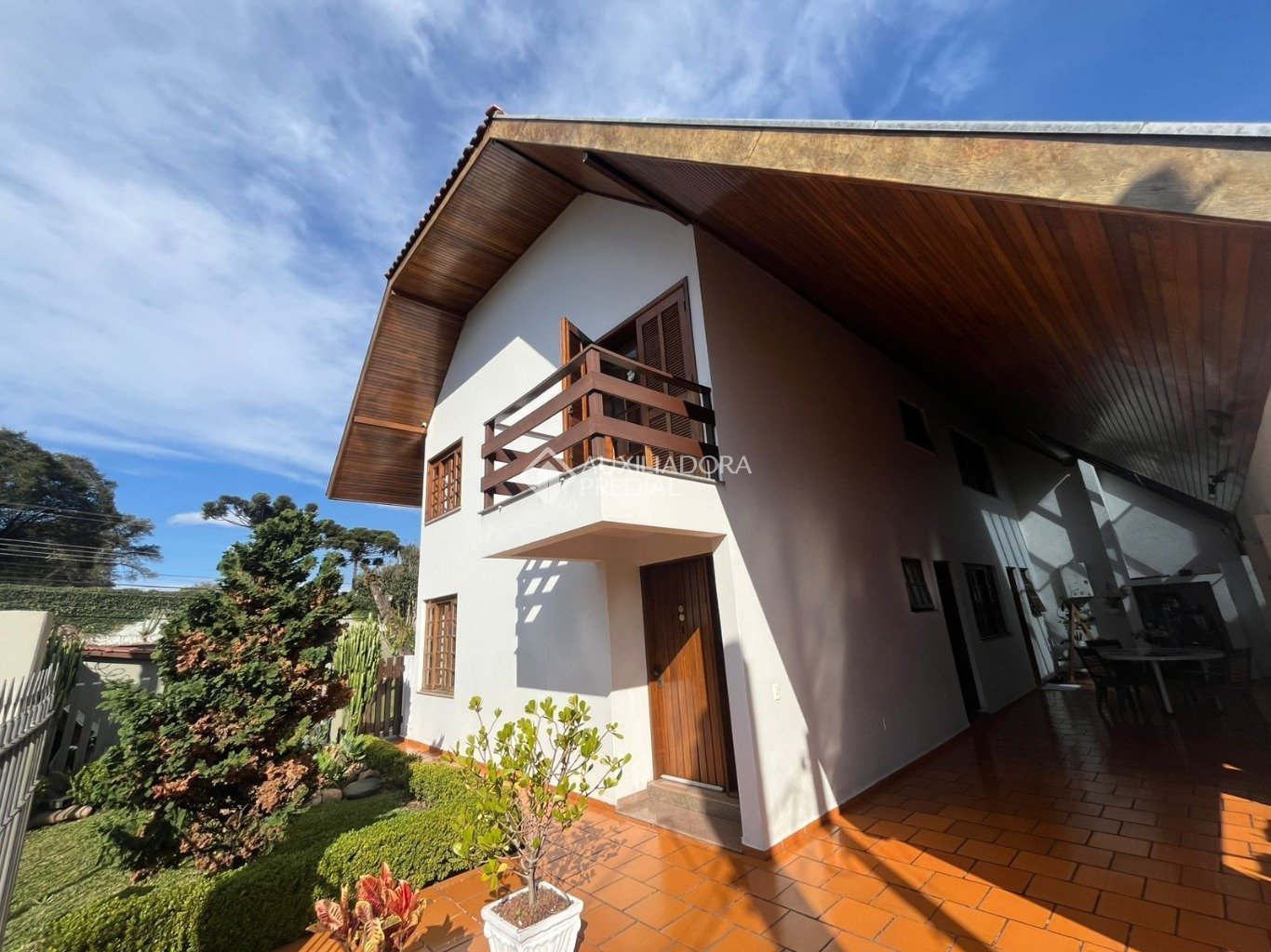 Sobrado com 4 quartos e 183m² à venda em São Braz, Curitiba. (2 / 10)
