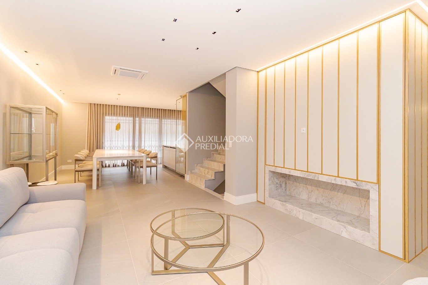 Casa em Condomínio com 3 quartos e 266m² à venda em Ahú, Curitiba. (3 / 10)