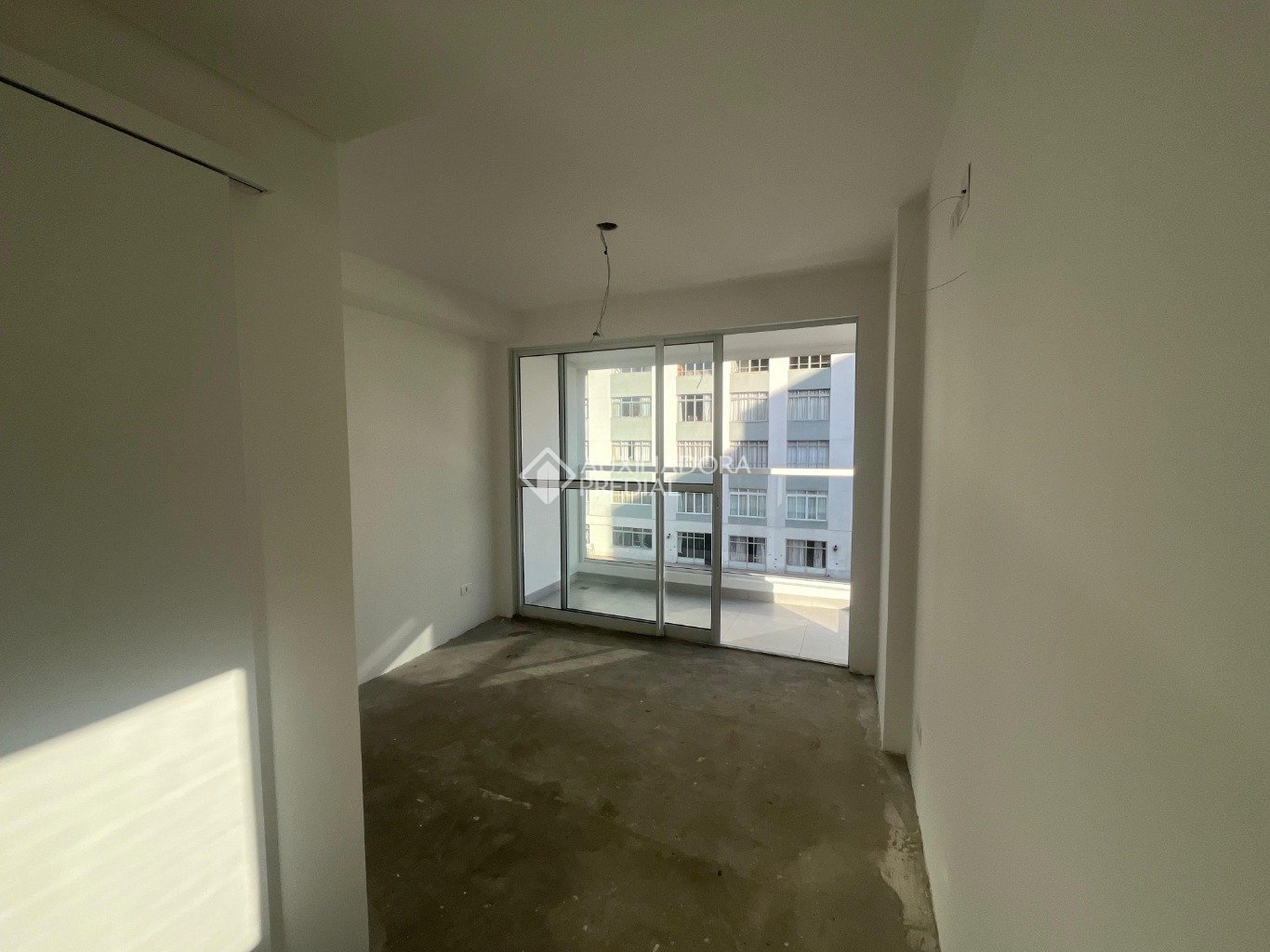 Studio com 1 quarto e 27m² à venda em Centro, Curitiba. (2 / 10)