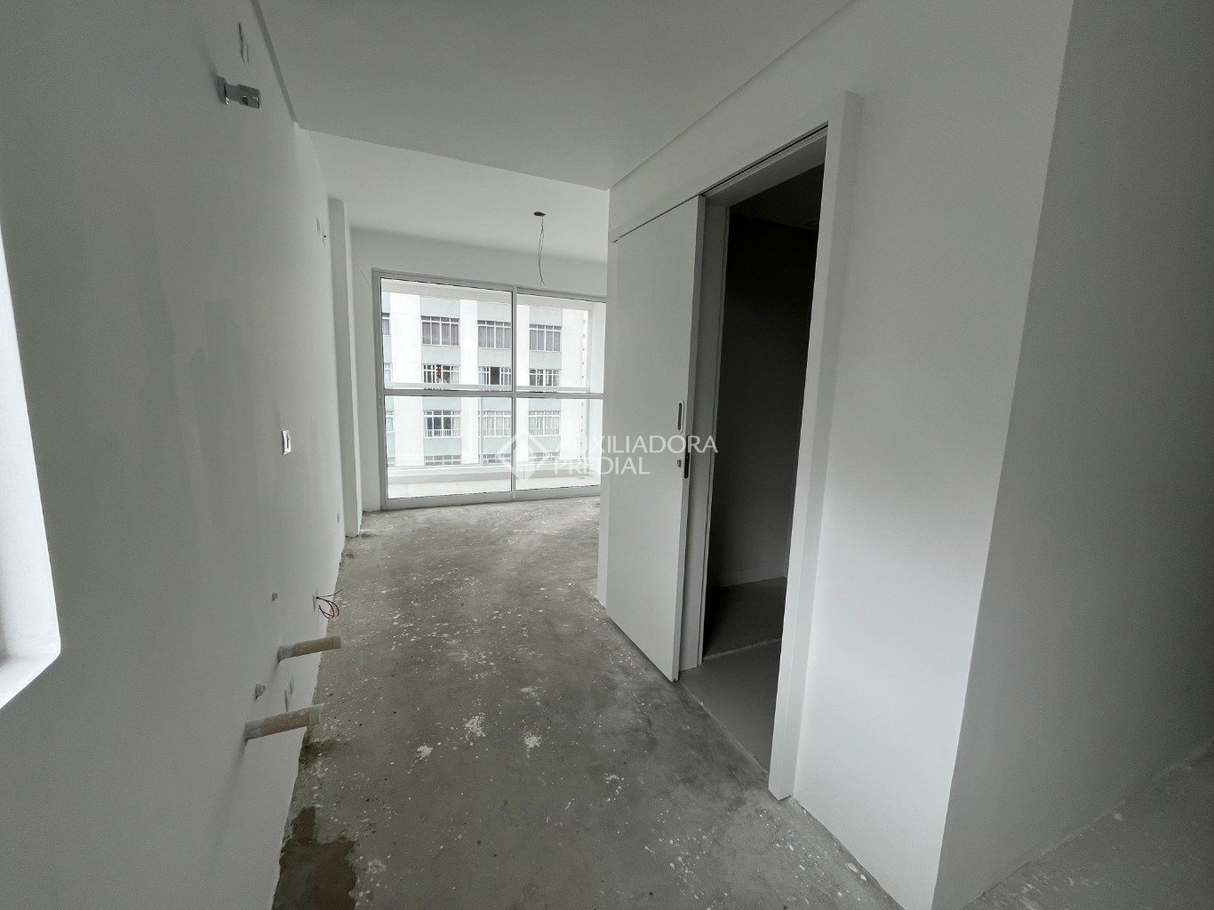 Studio com 1 quarto e 27m² à venda em Centro, Curitiba. (3 / 10)