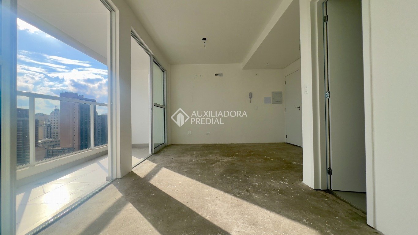 Studio com 1 quarto e 34m² à venda em Centro, Curitiba. (2 / 10)