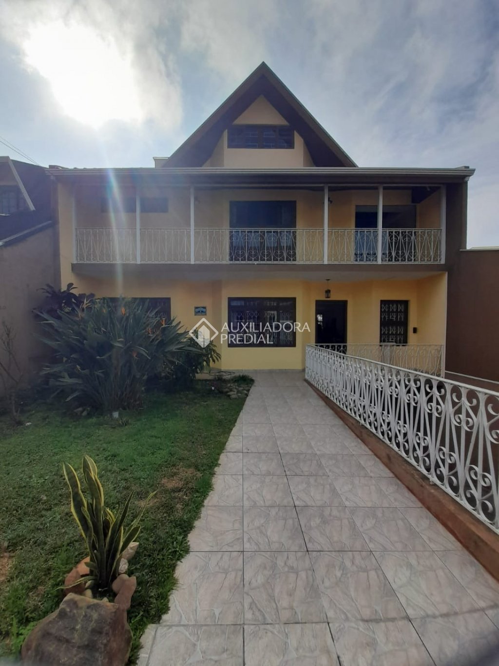 Casa com 3 quartos e 381m² à venda em Santa Quitéria, Curitiba. (2 / 10)