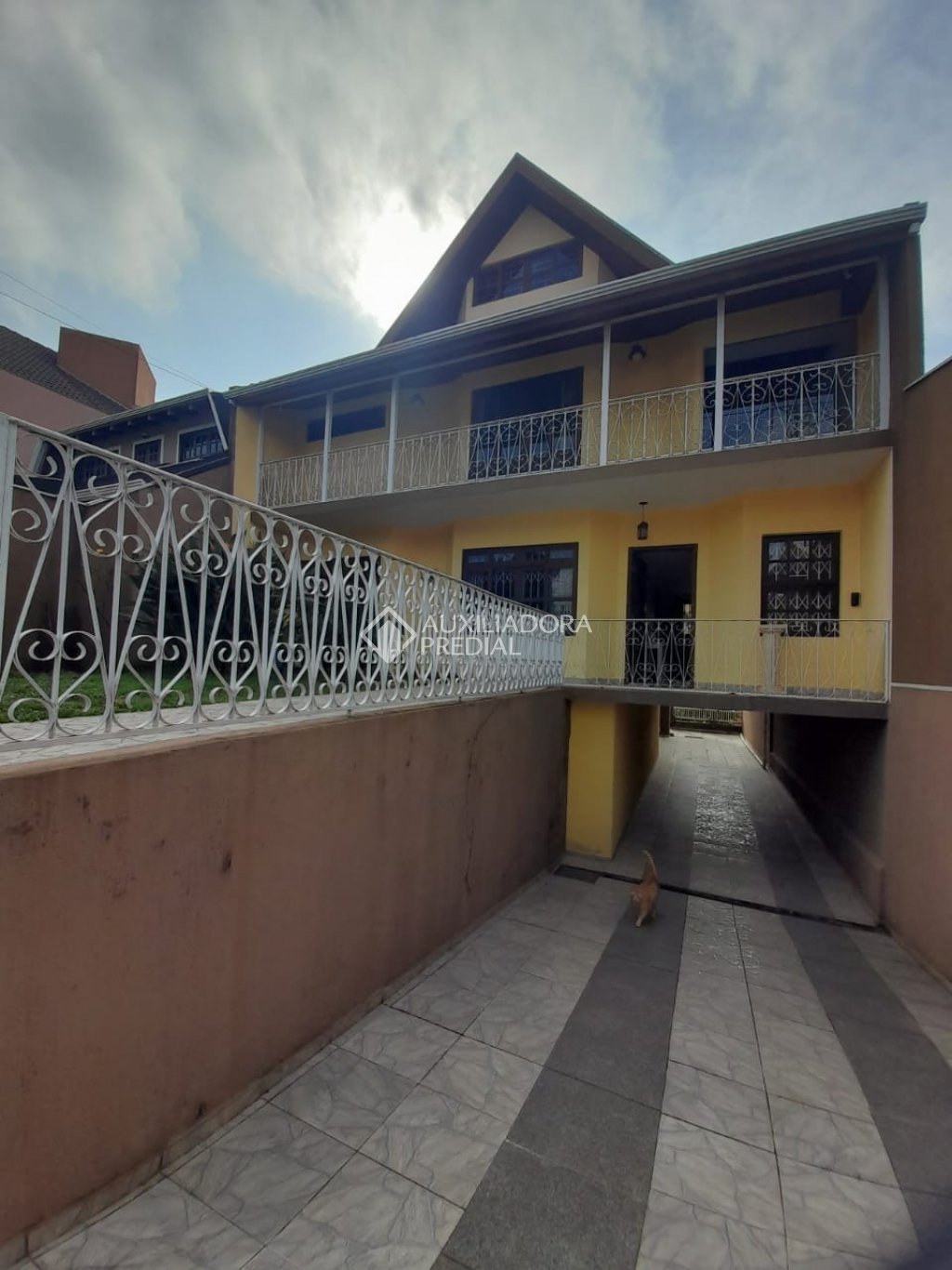 Casa com 3 quartos e 381m² à venda em Santa Quitéria, Curitiba. (1 / 10)