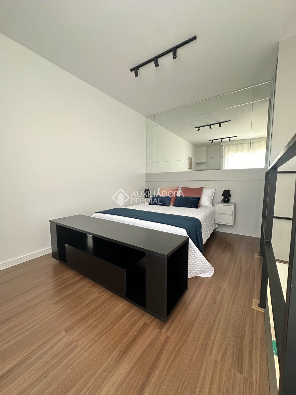 Duplex com 1 quarto e 29m² à venda em Novo Mundo, Curitiba. (2 / 10)
