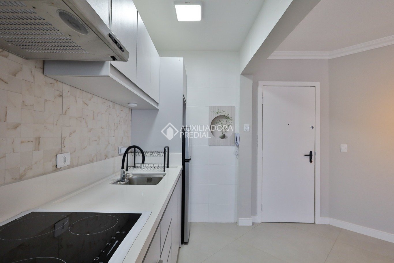 Apartamento com 2 quartos e 53m² à venda em Mercês, Curitiba. (3 / 10)