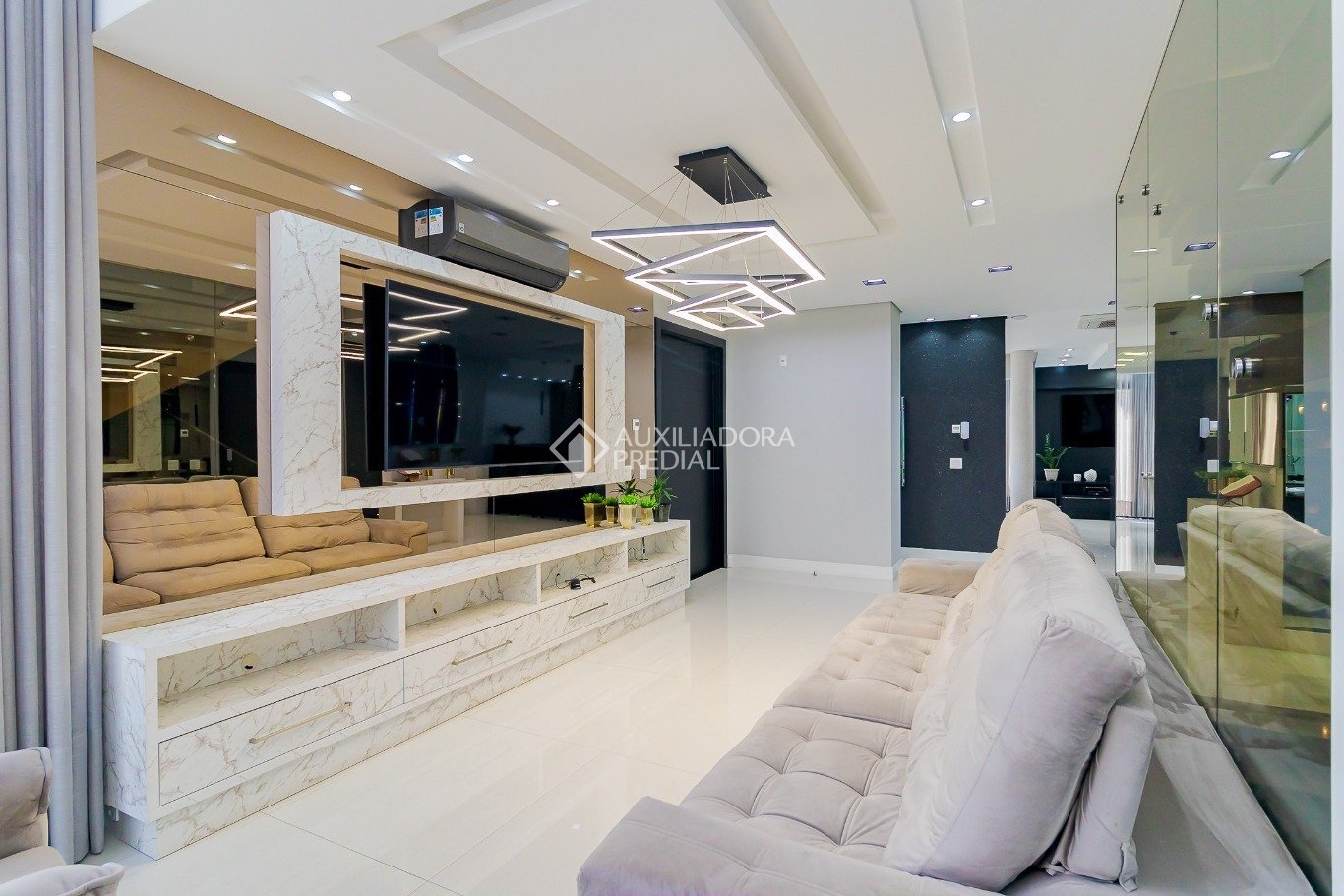 Casa em Condomínio com 5 quartos e 494m² à venda em Cidade Industrial, Curitiba. (3 / 10)