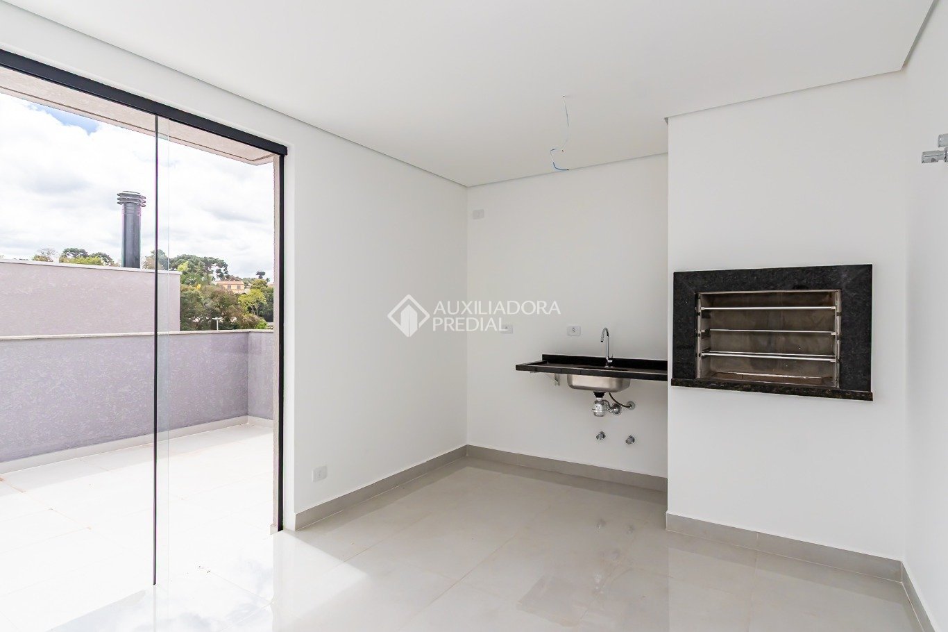 Sobrado com 3 quartos e 153m² à venda em Pilarzinho, Curitiba. (2 / 10)