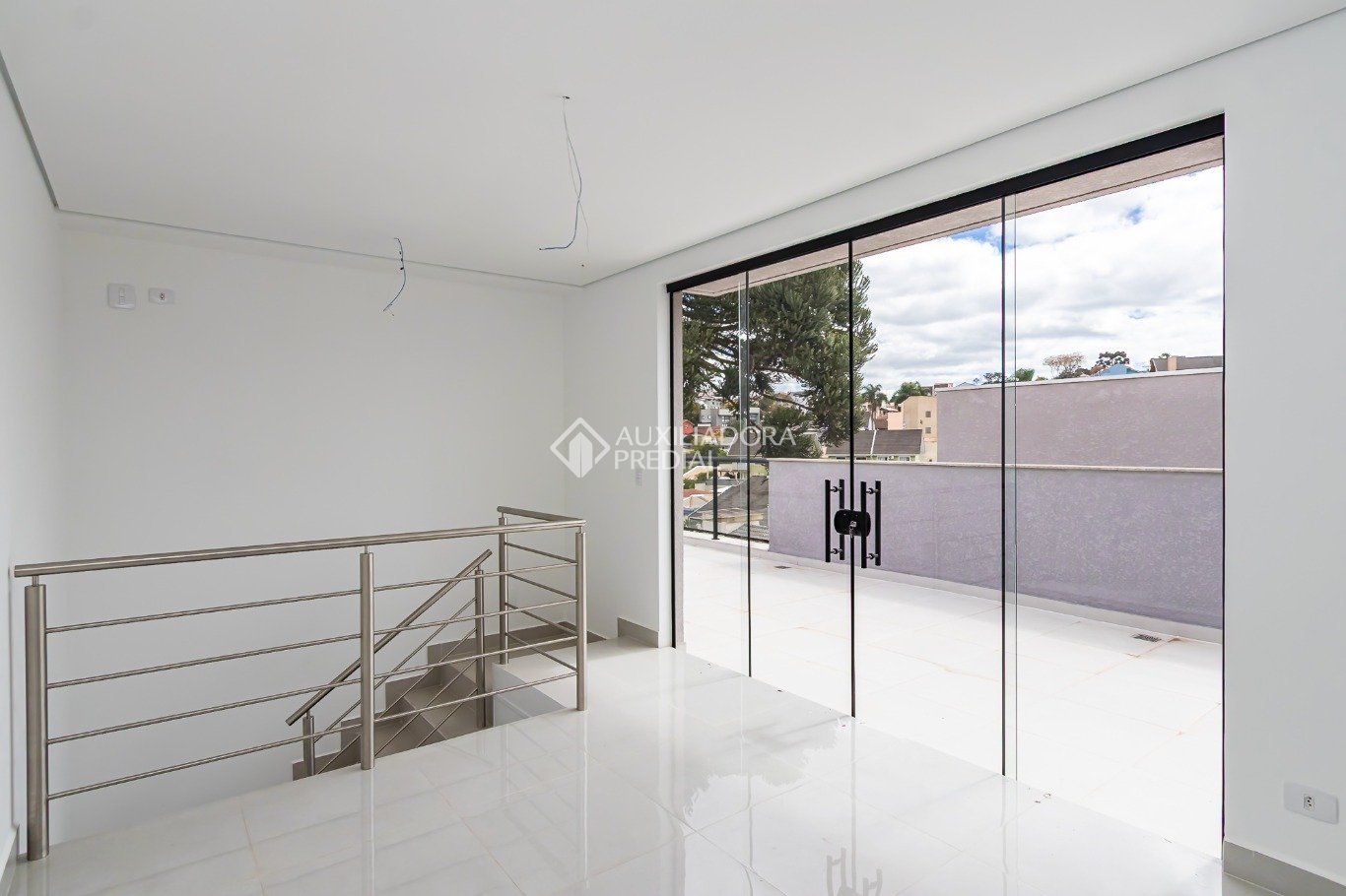Sobrado com 3 quartos e 153m² à venda em Pilarzinho, Curitiba. (3 / 10)