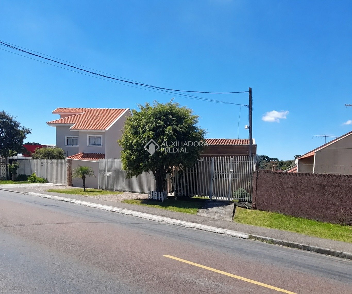Terreno à venda em Xaxim, Curitiba. (1 / 8)