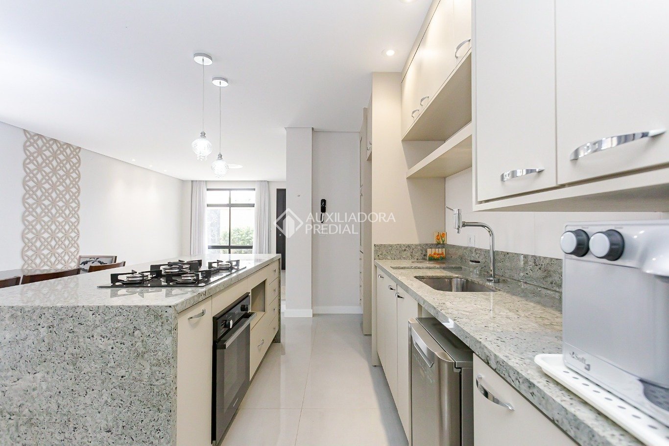 Casa em Condomínio com 3 quartos e 204m² à venda em Água Verde, Curitiba. (3 / 10)