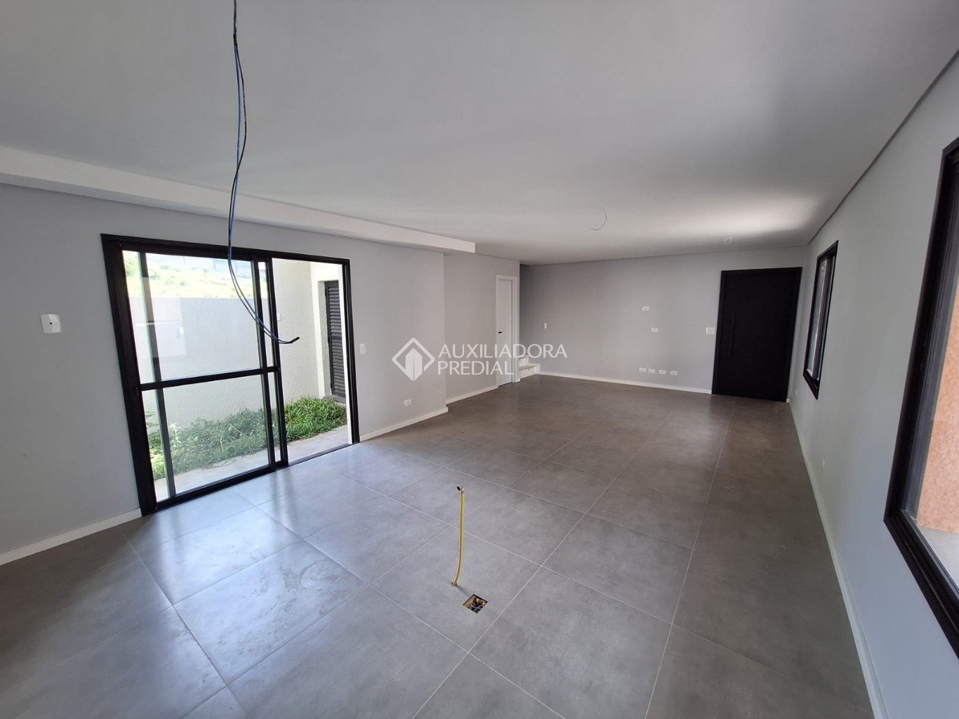 Casa em Condomínio com 3 quartos e 122m² à venda em Cachoeira, Curitiba. (2 / 10)