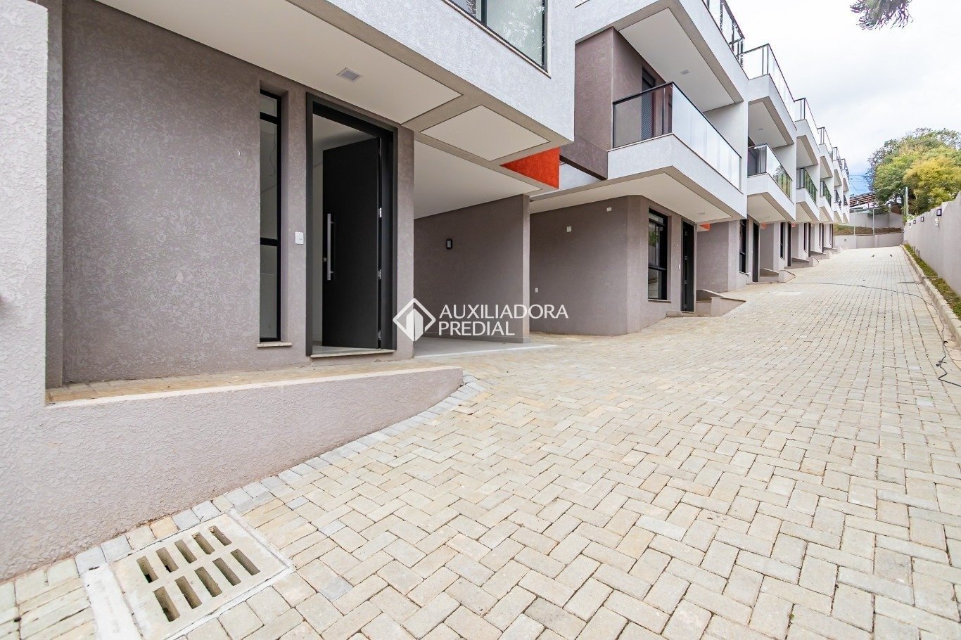 Sobrado com 3 quartos e 153m² à venda em Pilarzinho, Curitiba. (1 / 10)