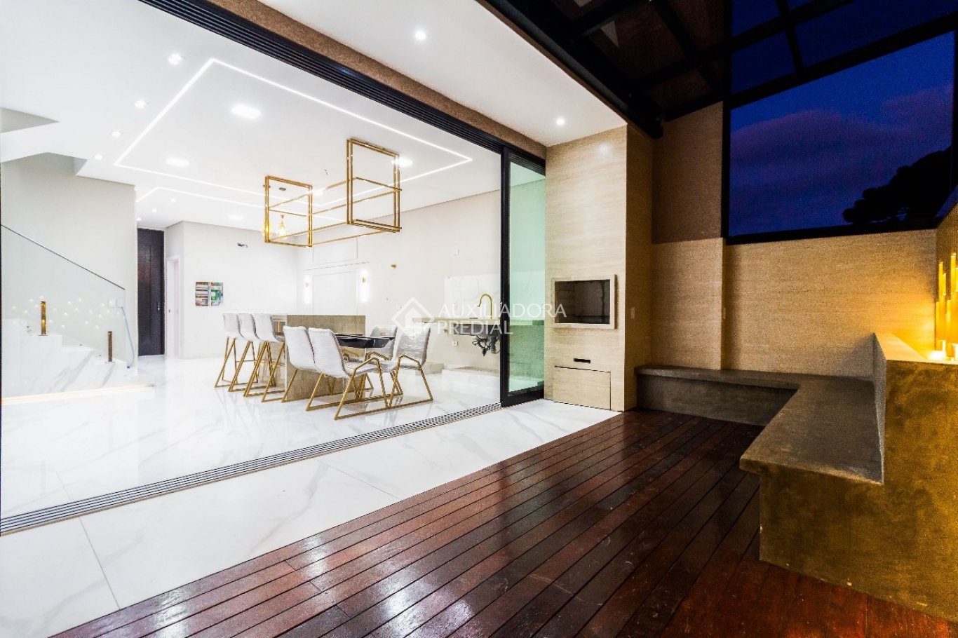 Casa em Condomínio com 3 quartos e 198m² à venda em Umbará, Curitiba. (3 / 10)