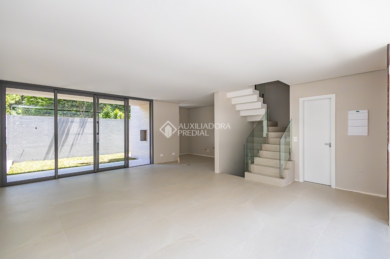 Casa em Condomínio com 3 quartos e 277m² à venda em Santa Felicidade, Curitiba. (1 / 10)