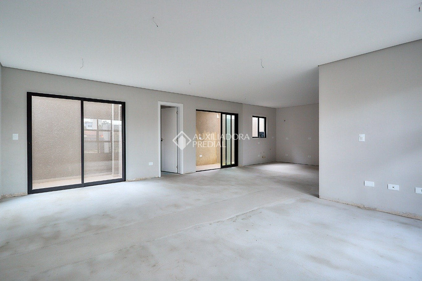 Sobrado com 3 quartos e 222m² à venda em Juvevê, Curitiba. (1 / 10)