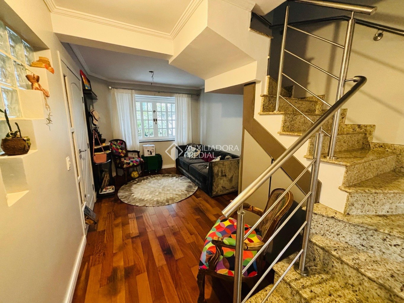 Sobrado com 4 quartos e 230m² à venda em Bacacheri, Curitiba. (1 / 10)