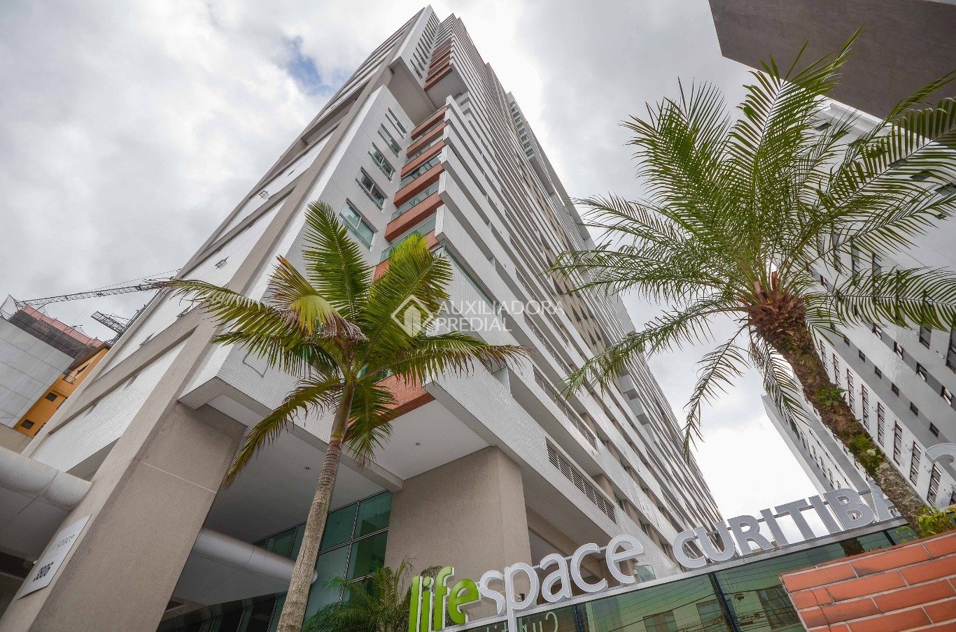 Apartamento com 1 quarto e 41m² à venda em Centro, Curitiba. (1 / 10)