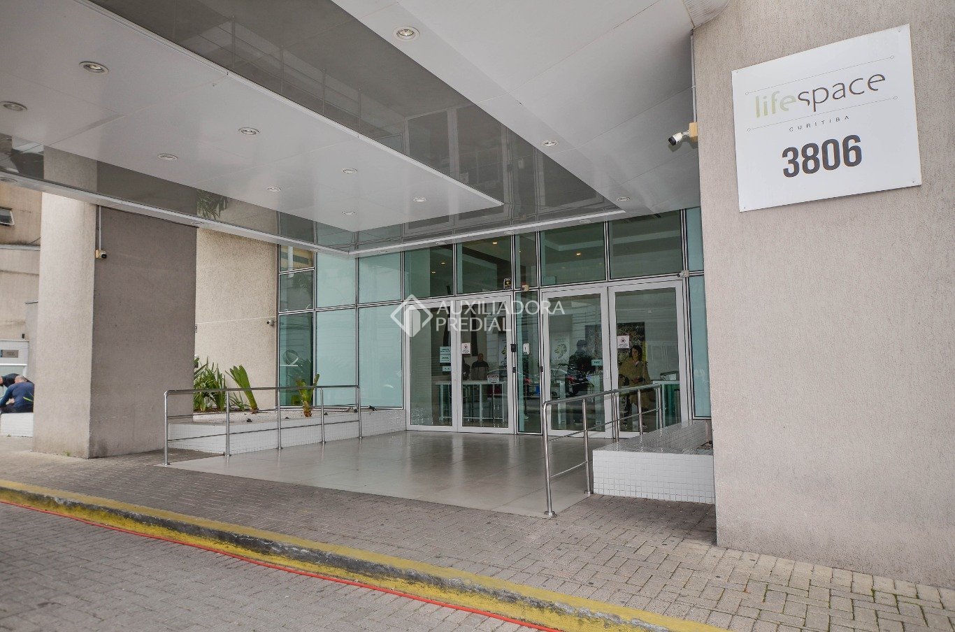 Apartamento com 1 quarto e 41m² à venda em Centro, Curitiba. (2 / 10)