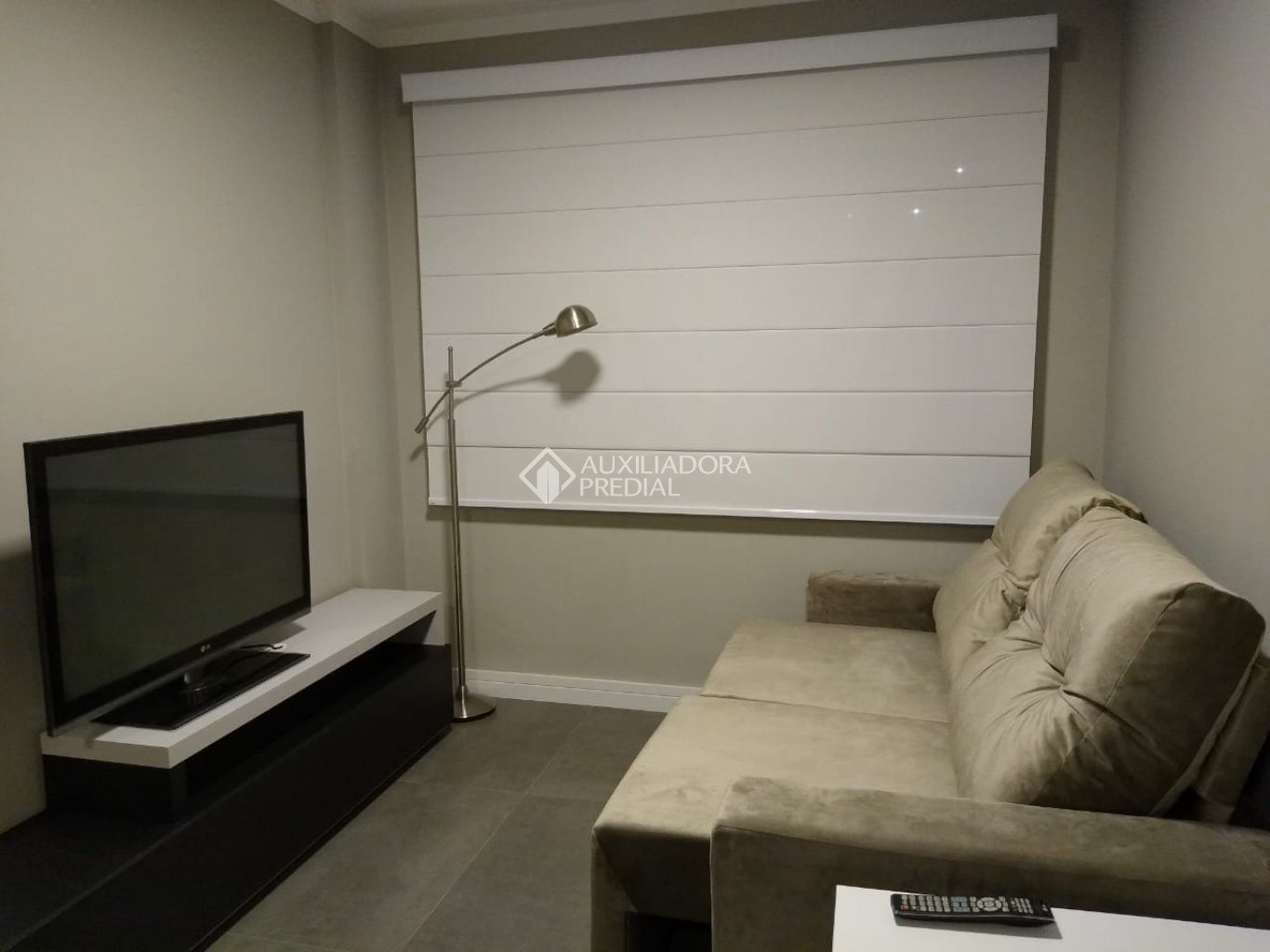 Apartamento com 1 quarto e 34m² à venda em Centro, Curitiba. (2 / 10)