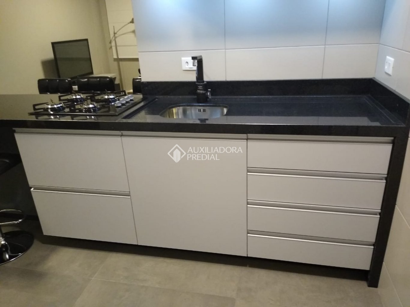 Apartamento com 1 quarto e 34m² à venda em Centro, Curitiba. (3 / 10)