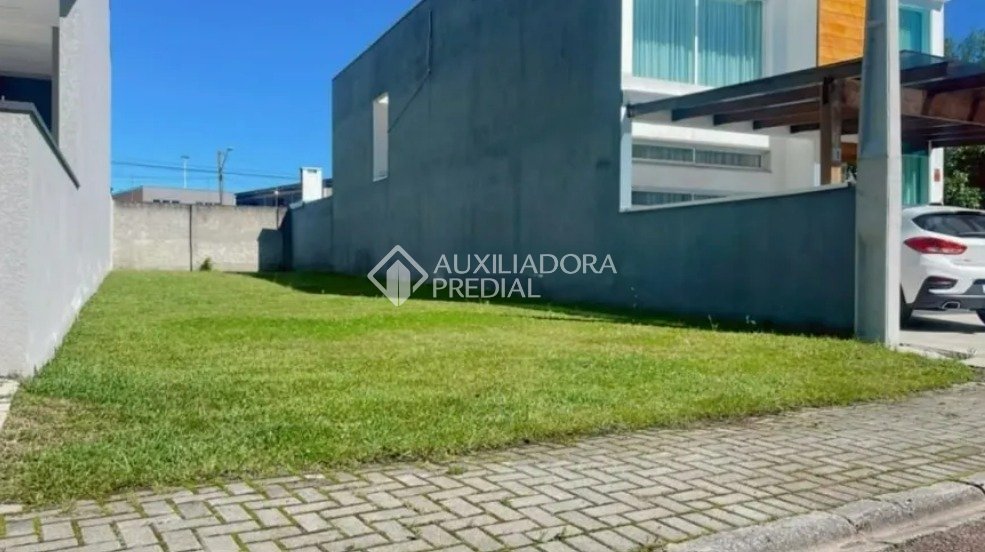 Terreno em Condomínio 212m² à venda em Uberaba, Curitiba. (1 / 4)