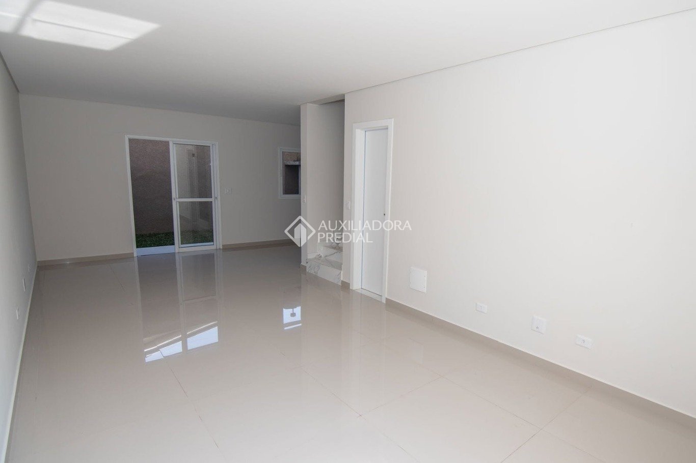 Sobrado com 3 quartos e 110m² à venda em Campo Comprido, Curitiba. (2 / 10)