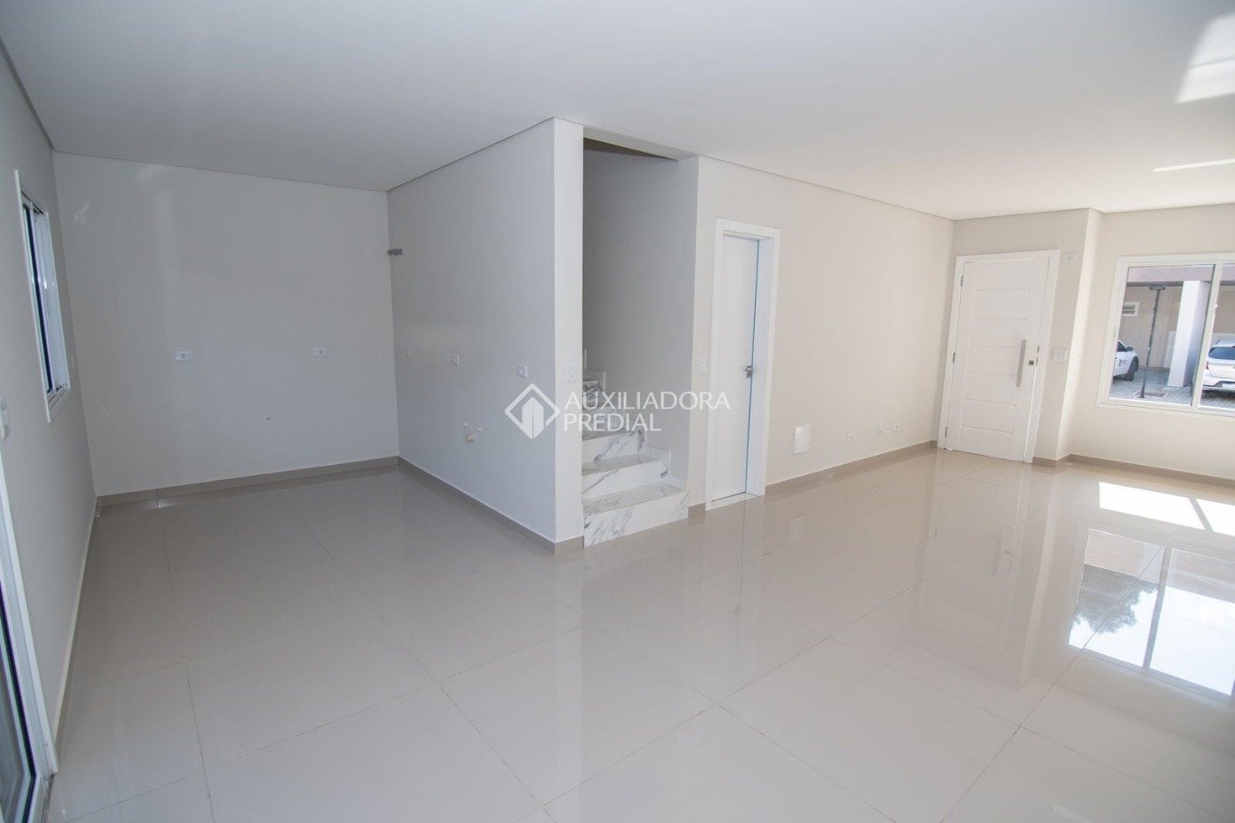 Sobrado com 3 quartos e 110m² à venda em Campo Comprido, Curitiba. (1 / 10)
