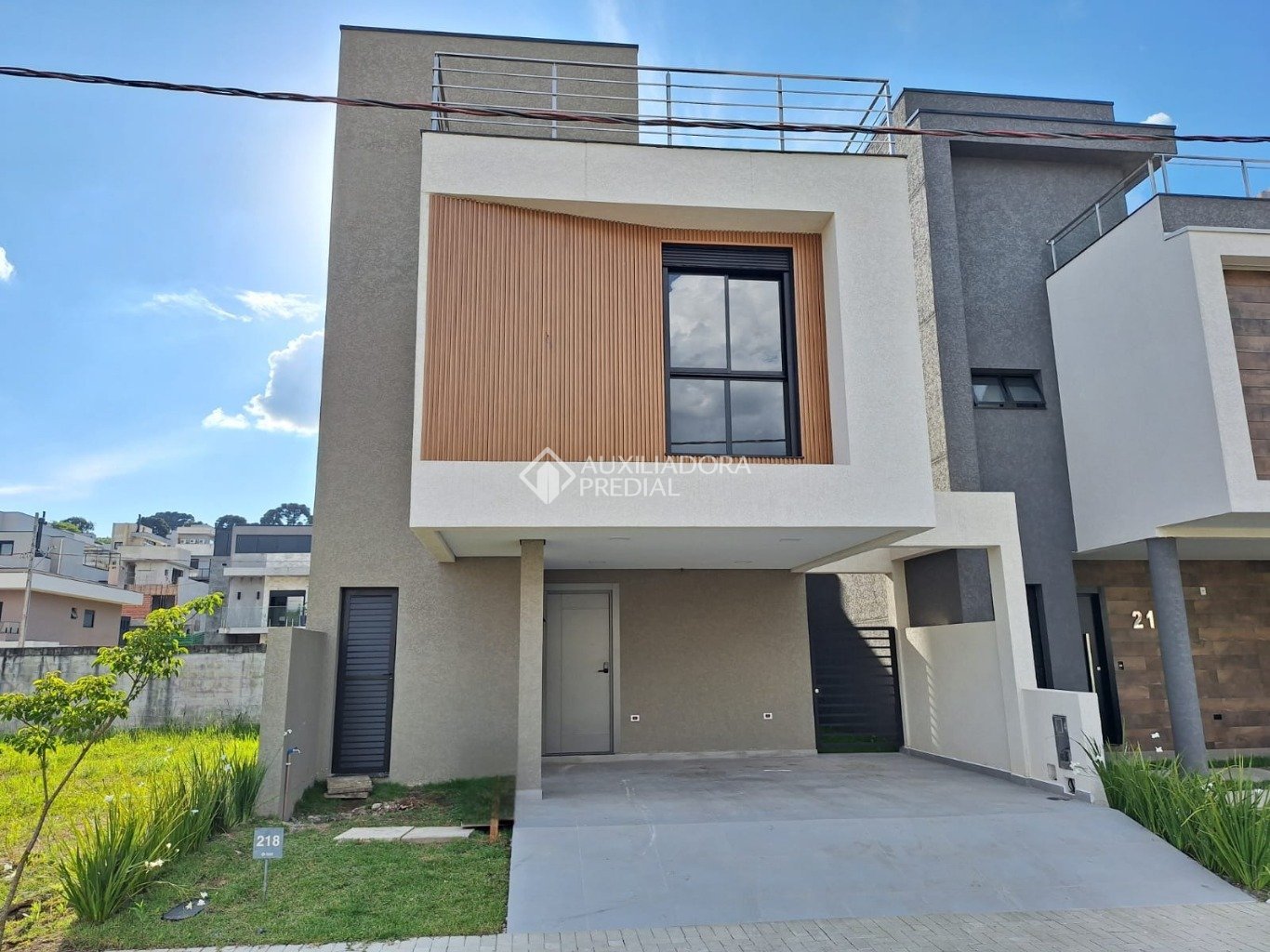 Casa em Condomínio com 3 quartos e 168m² à venda em Santa Cândida, Curitiba. (1 / 10)
