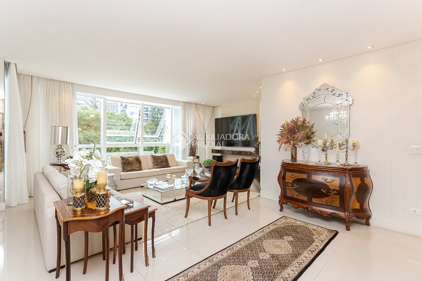 Apartamento com 3 quartos e 172m² à venda em Alto da Glória, Curitiba. (2 / 10)
