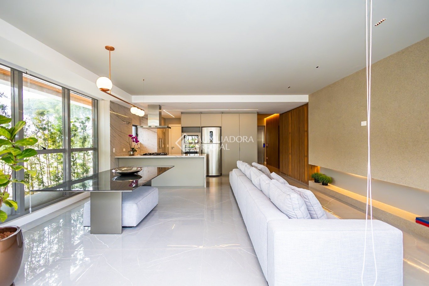 Apartamento com 3 quartos e 152m² à venda em Água Verde, Curitiba. (1 / 10)