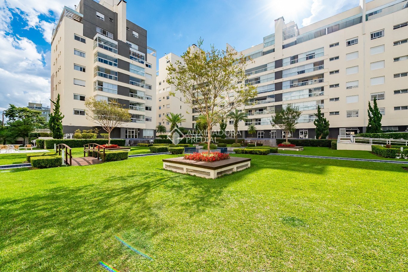 Apartamento com 4 quartos e 193m² à venda em Água Verde, Curitiba. (2 / 10)