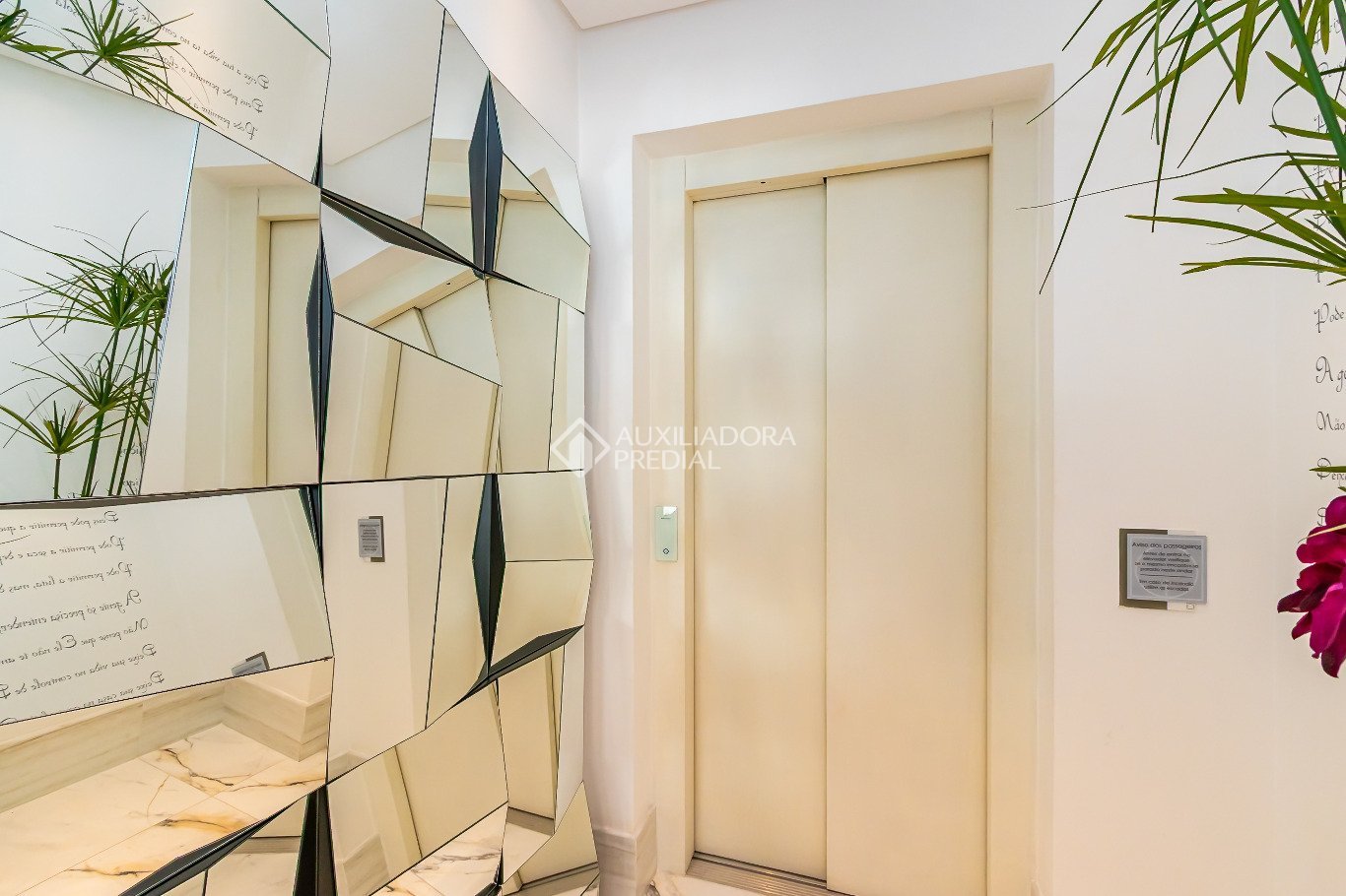 Apartamento com 4 quartos e 193m² à venda em Água Verde, Curitiba. (3 / 10)
