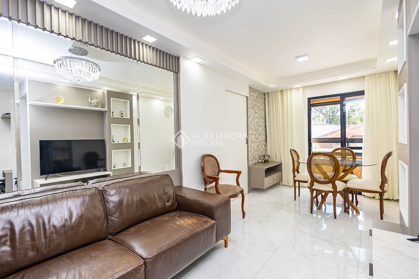 Apartamento com 3 quartos e 84m² à venda em Bacacheri, Curitiba. (3 / 10)