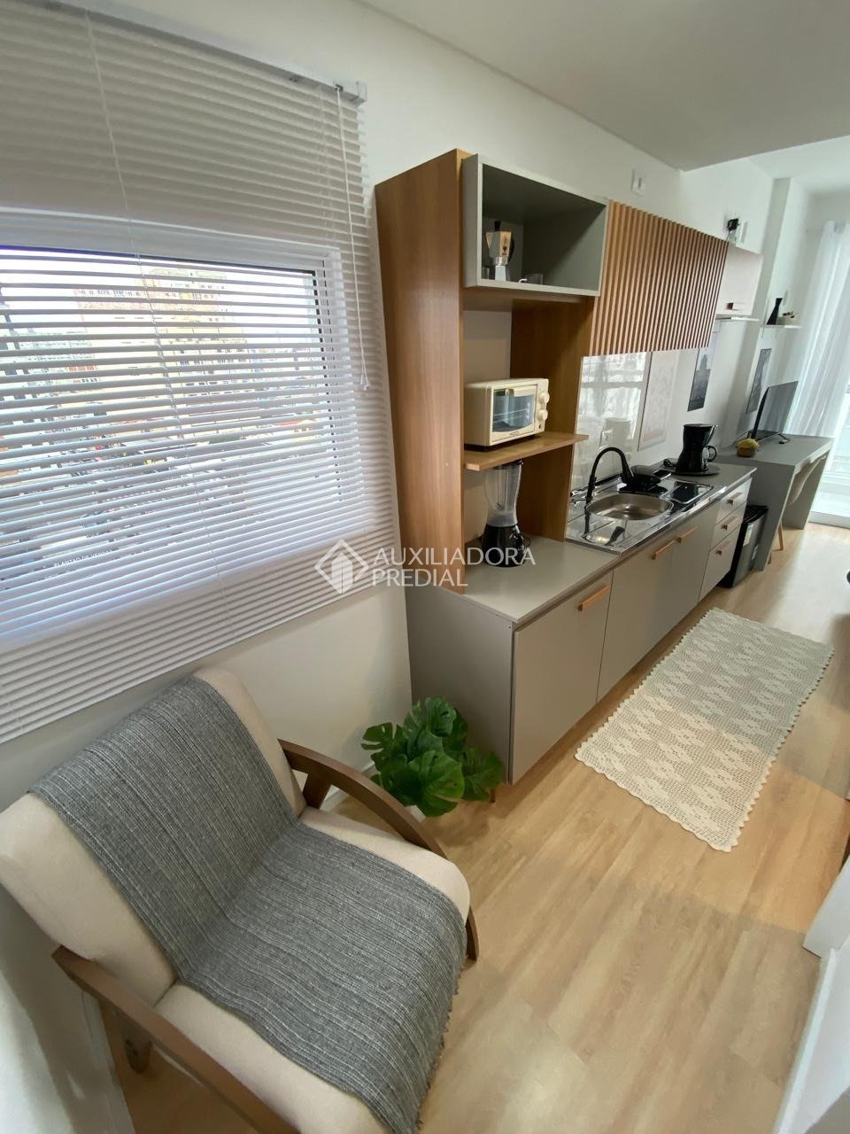 Studio com 1 quarto e 27m² à venda em Centro, Curitiba. (1 / 10)