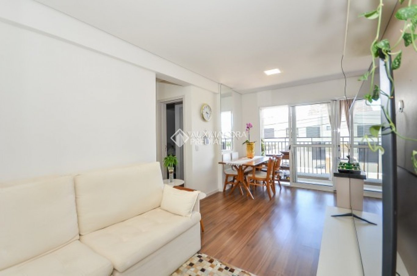 Apartamento com 3 quartos e 76m² à venda em Santo Inácio, Curitiba. (3 / 10)