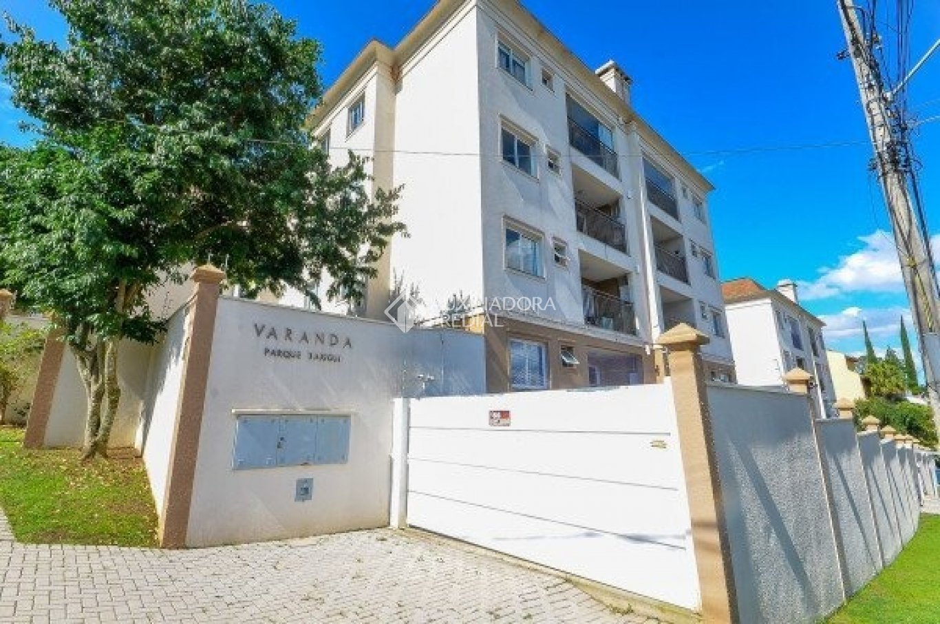 Apartamento com 3 quartos e 76m² à venda em Santo Inácio, Curitiba. (1 / 10)