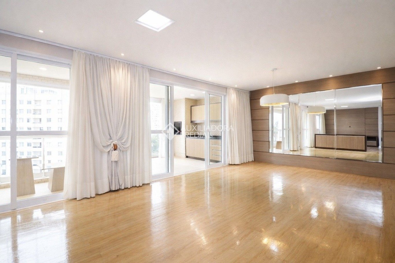 Apartamento com 3 quartos e 182m² à venda em Cristo Rei, Curitiba. (2 / 10)