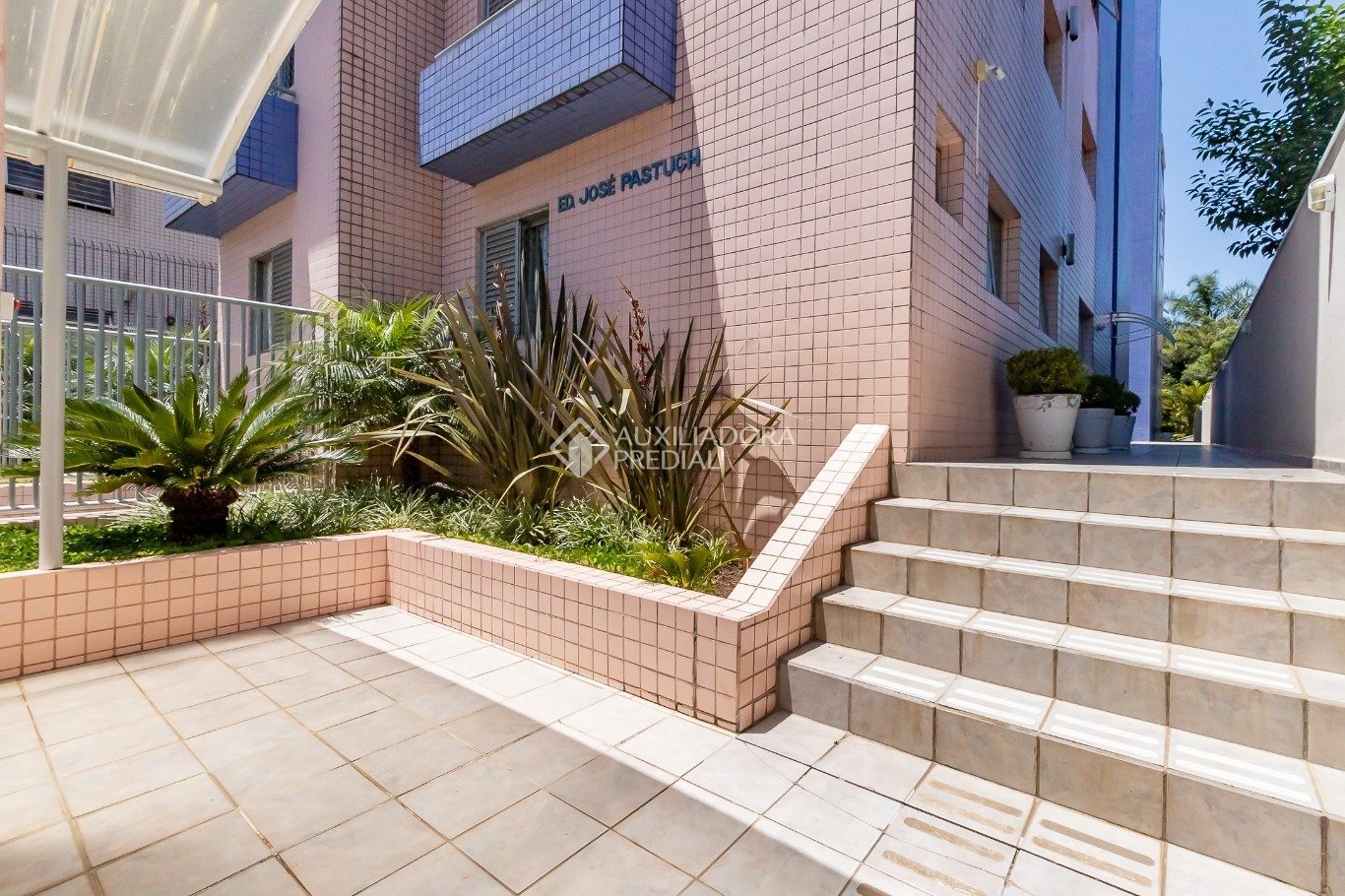 Apartamento com 2 quartos e 86m² à venda em Alto da Glória, Curitiba. (1 / 10)