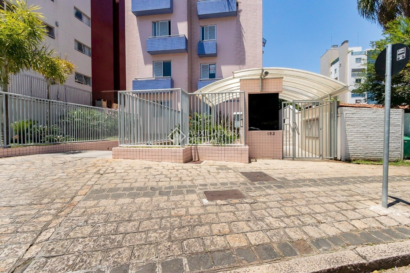Apartamento com 2 quartos e 86m² à venda em Alto da Glória, Curitiba. (2 / 10)